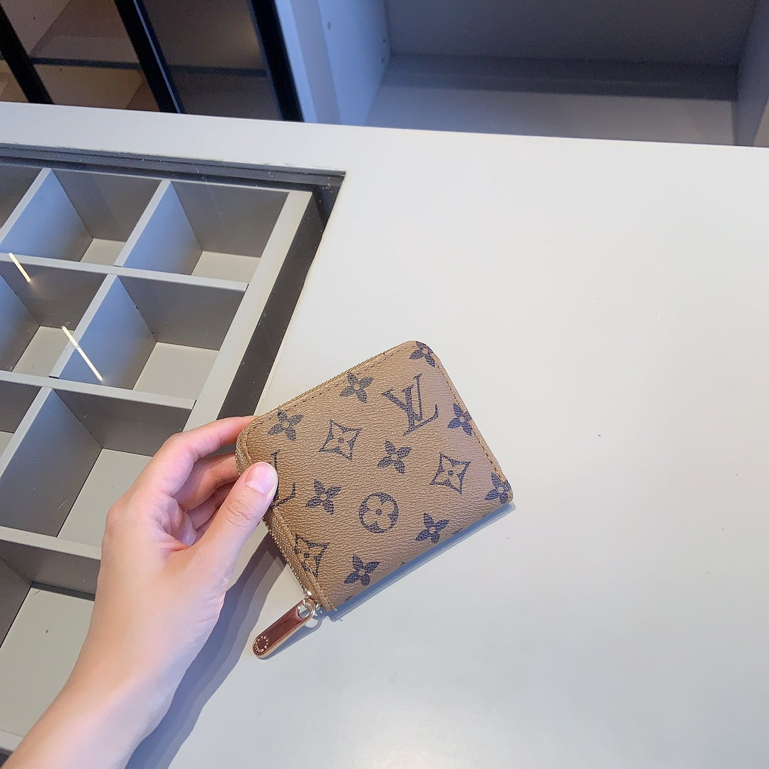 【ルイヴィトン】3点セット☆ピースカラー化粧箱|爆款バックパック付き|肩掛け可能で実用的♪今すぐゲット!