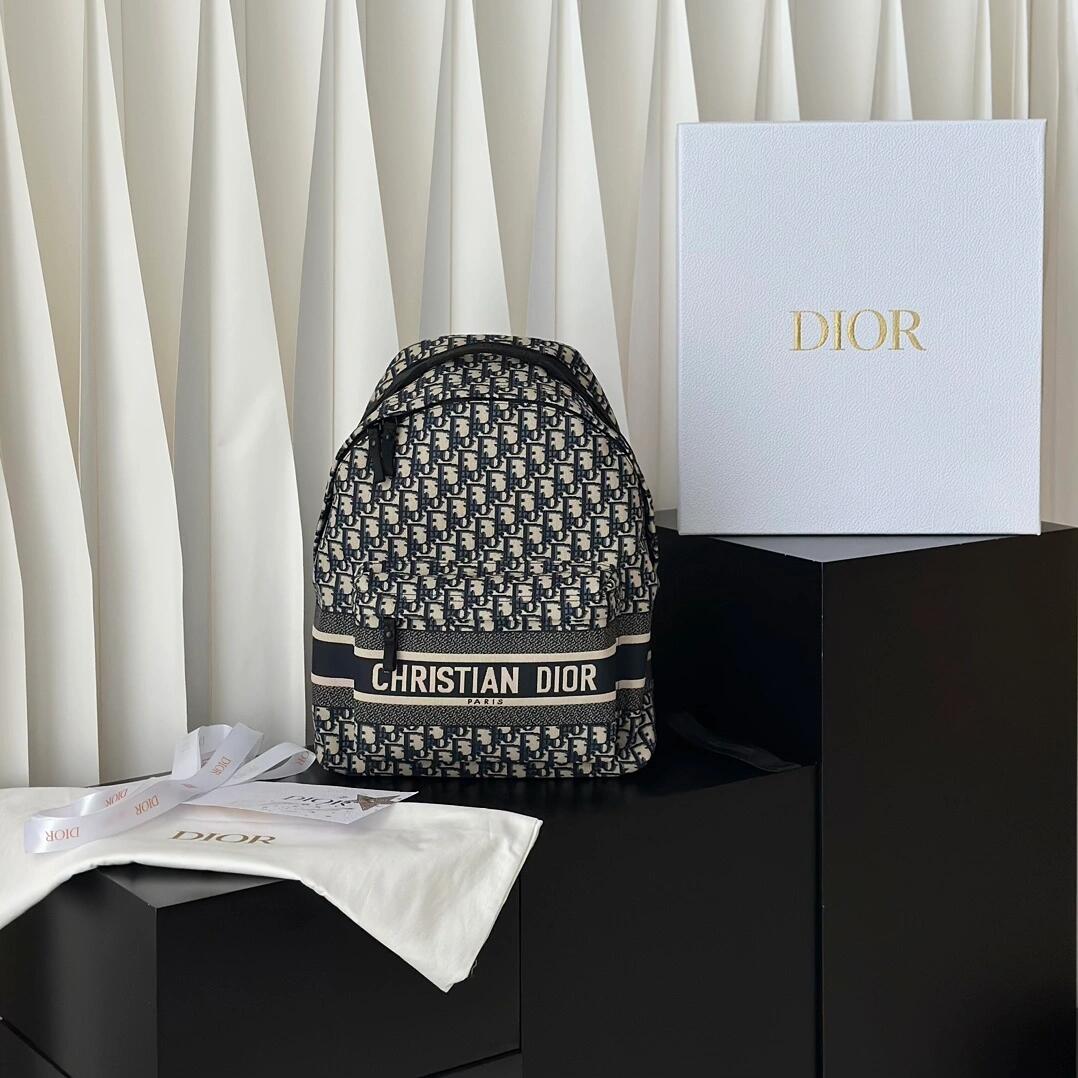 【ディオール】人気商品☆普段使いにピッタリ♪】 バックパック