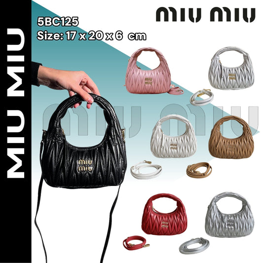 【ミュウミュウ】大人気☆ワンダー マテラッセ ホーボーバッグ5BC125