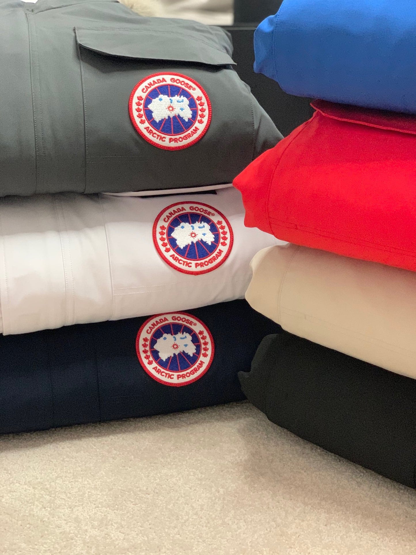 【カナダグース】寒い冬に最適☆女性と男性☆人気 Expedition Parka☆ダウンジャケット 全7色