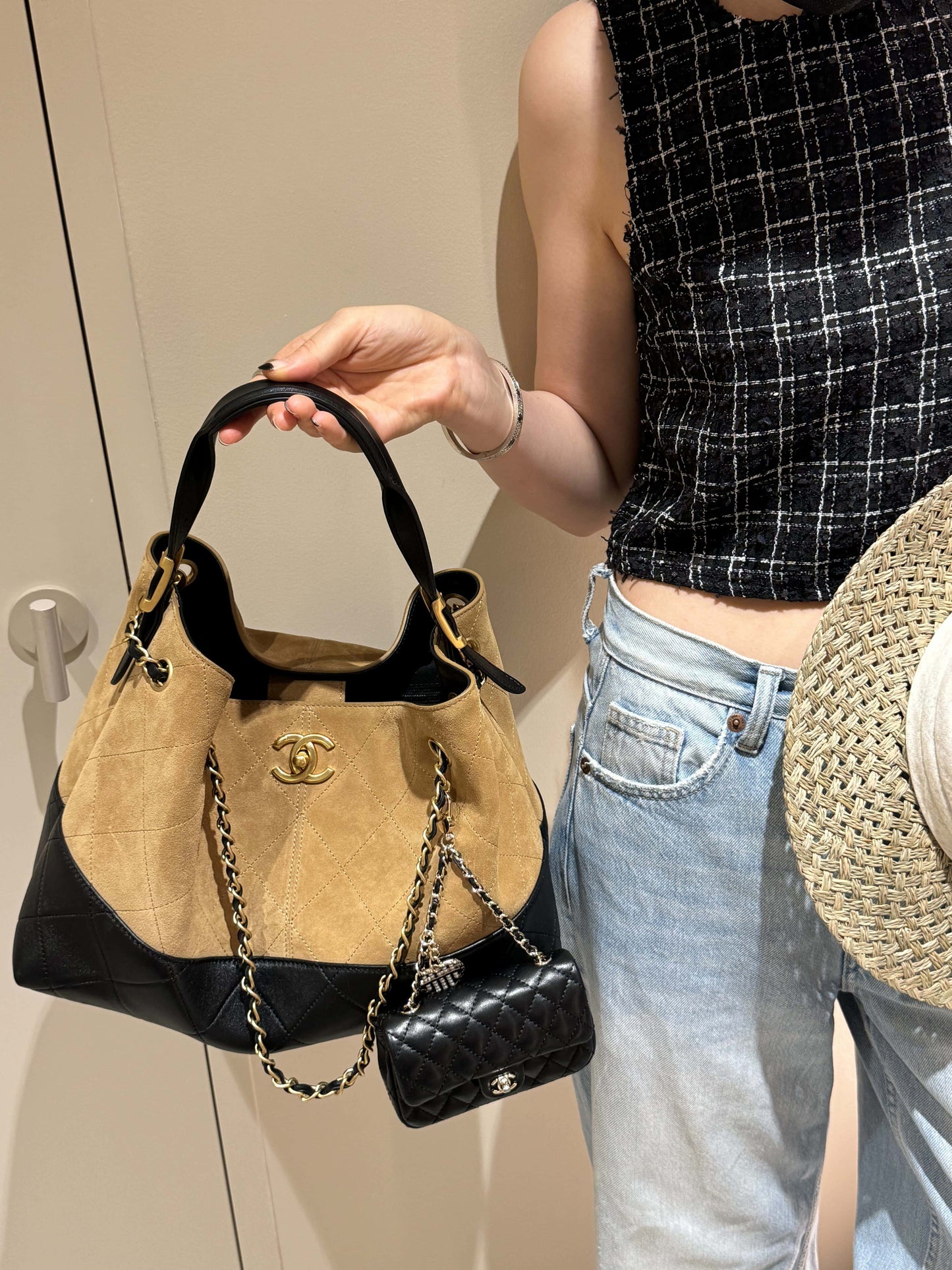 【シャネル】★秋冬のコーデに大活躍★HOBO バッグ★25A限定