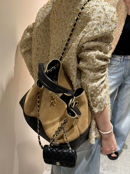 【シャネル】★秋冬のコーデに大活躍★HOBO バッグ★25A限定