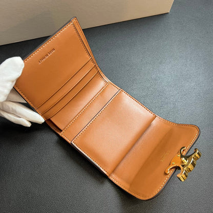 【セリーヌ】大人気スモール フラップ トリオンフ 三折り財布