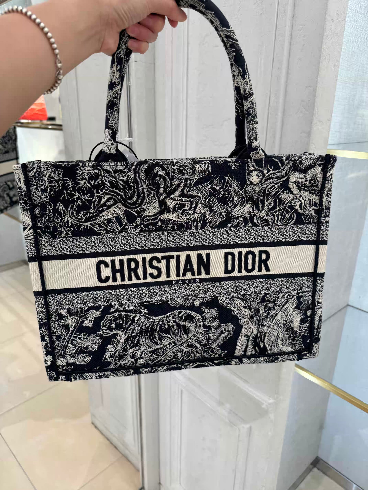 【ディオール】早い者勝ちブックトートミディアム バッグ　ロゴ