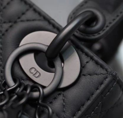 【ディオール】入手困難★マットブラックが超かっこいい★ミニバッグ