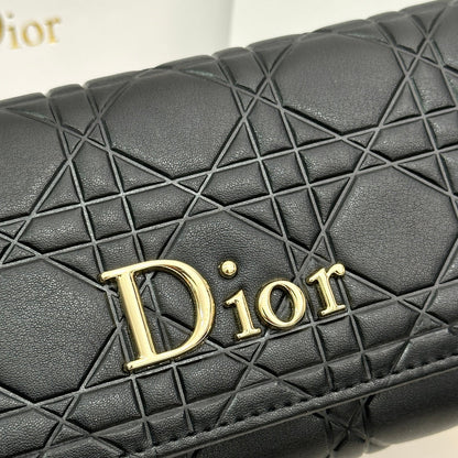 【ディオール】25SS春夏新作 一瞬で魅了するエレガントなフォルム