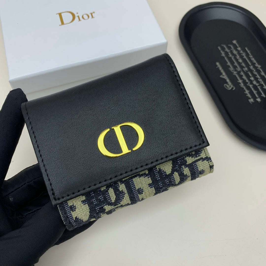 【ディオール】大人気ミニウォレット 新作登場 大人気