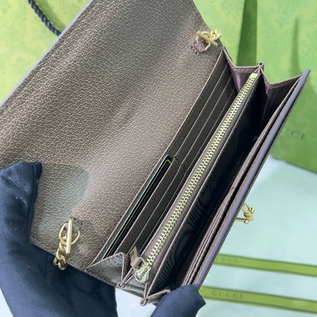 【グッチ】 超スリム＆高級感溢れる！人気のミニ財布
