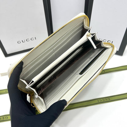 【グッチ】 限定カラー登場！超薄デザインの高級レザー財布