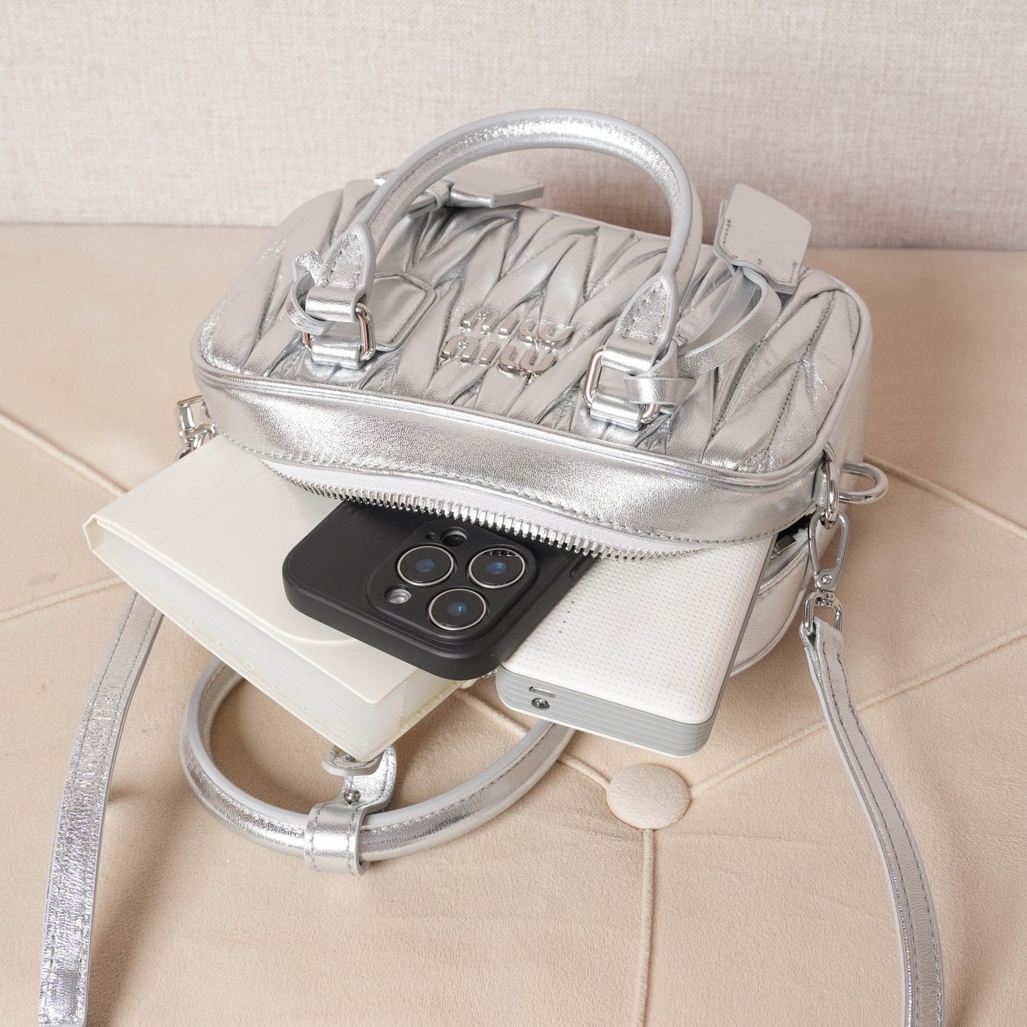 【ミュウミュウ】アルカディ マテラッセ レザー バッグ スモール 8色