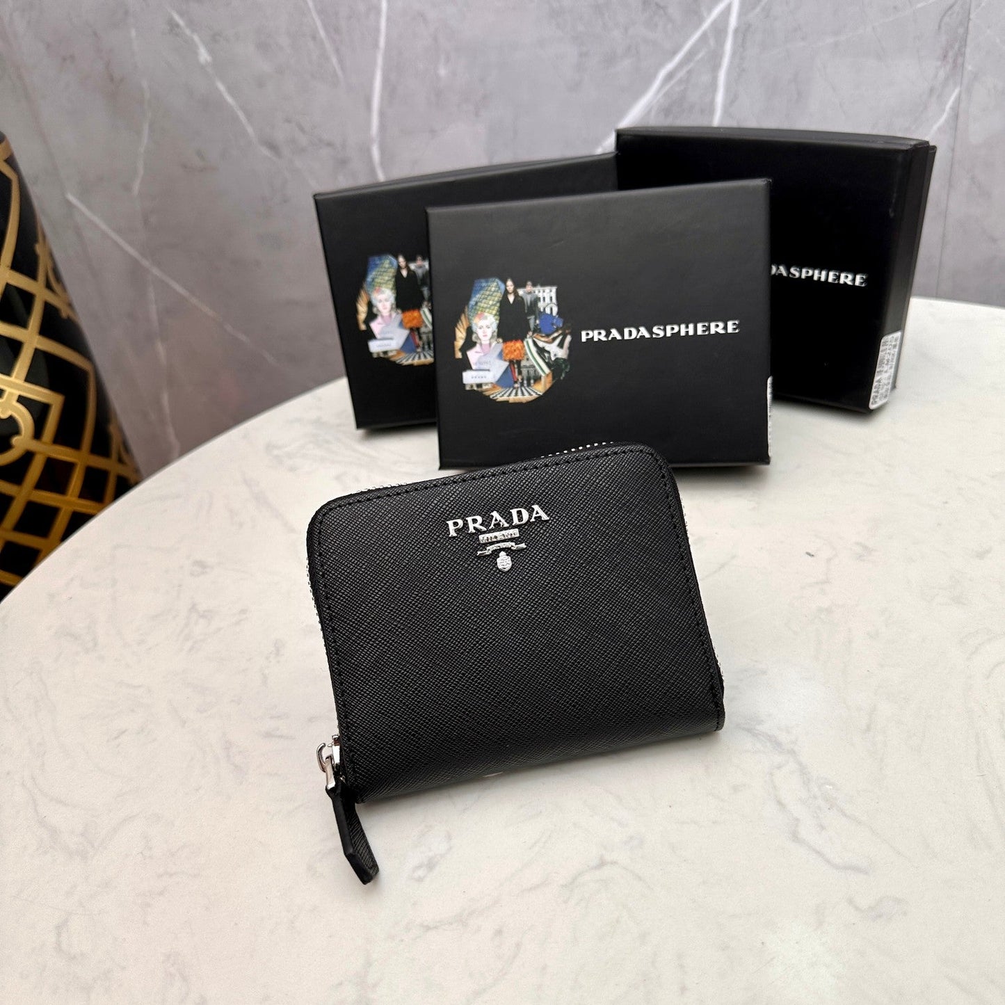 【プラダ】女性に人気のミニコインパース エレガントな印象 今だけ特価