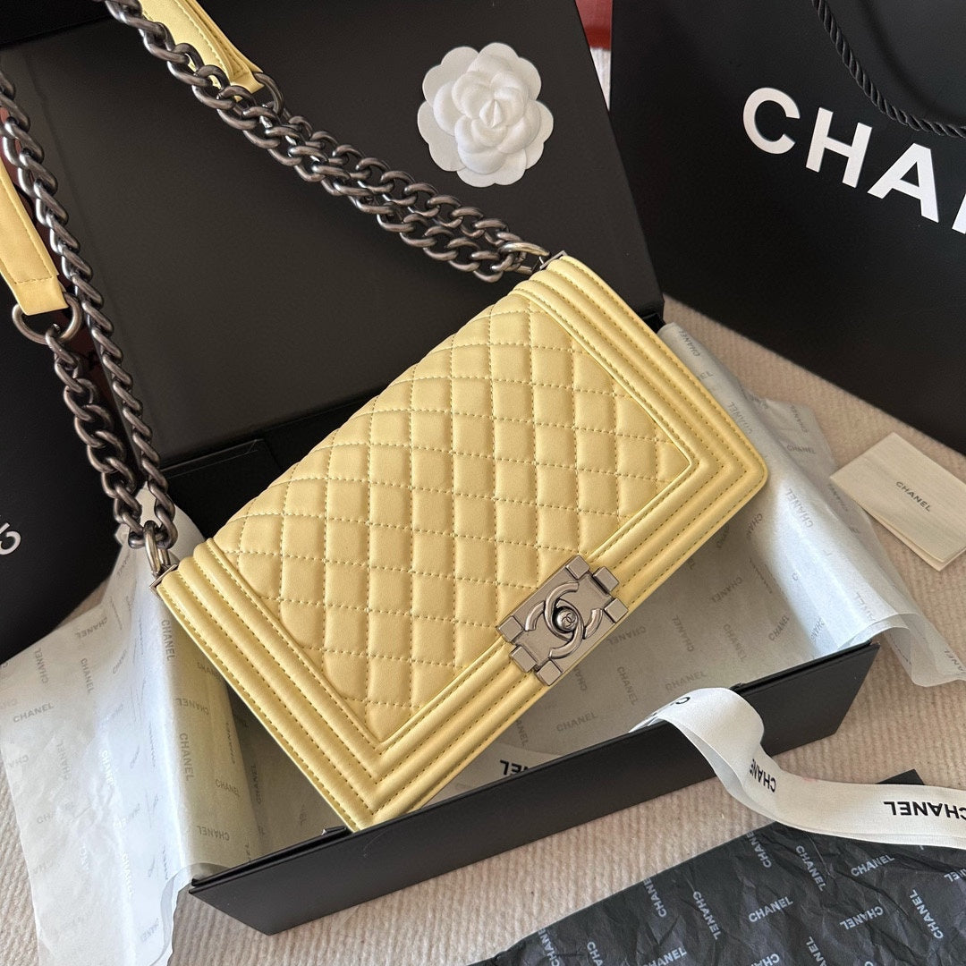 【シャネル】 新作 ボーイ シャネル バッグ カーフスキン-選べる8色