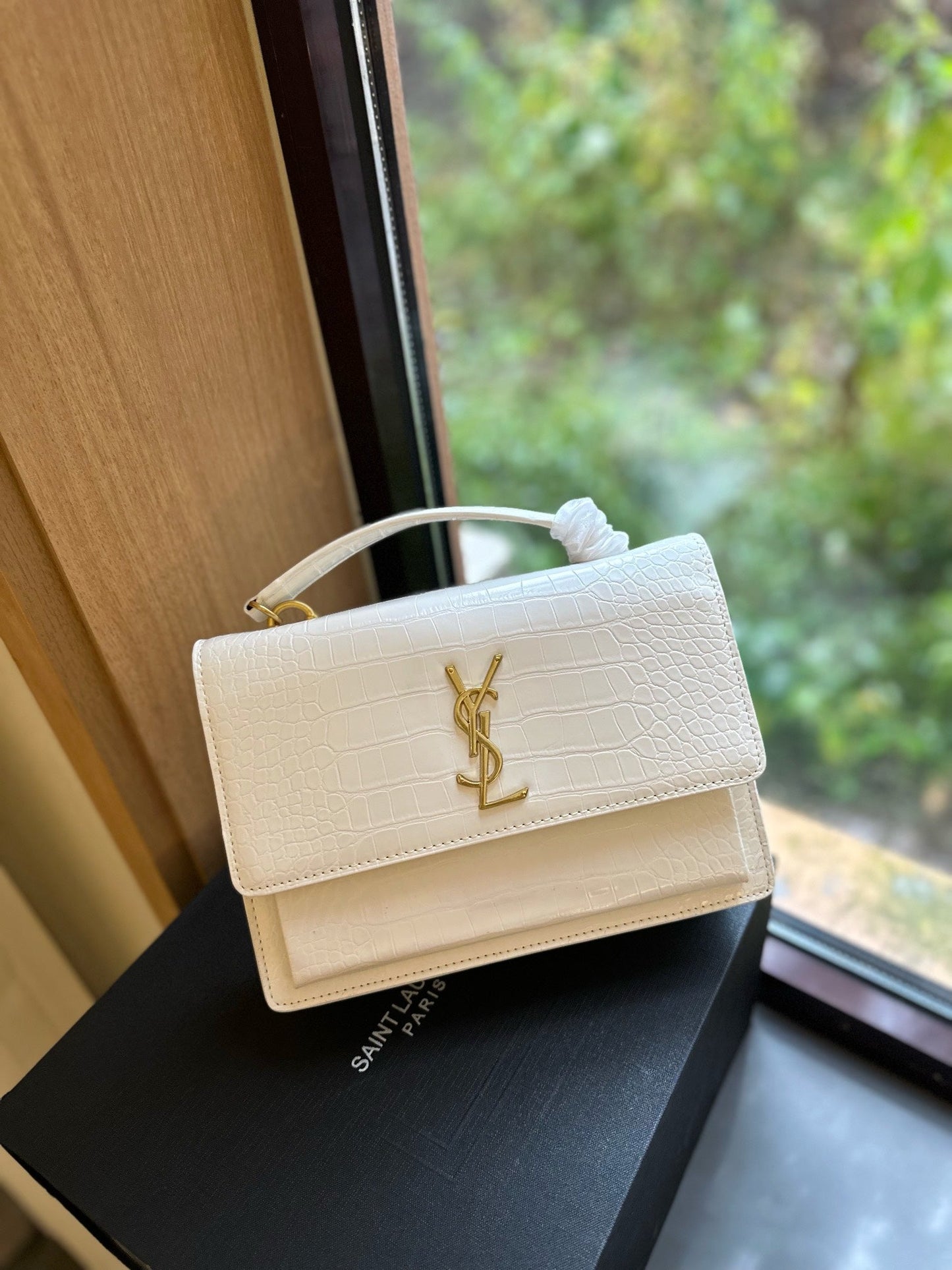 【サンローラ】大人気♪Sunset クロコ風パテントレザー スショルダーバッグ