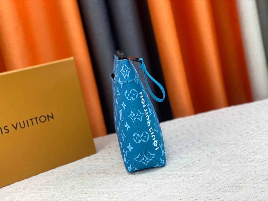 【ルイヴィトン】ポシェット・ヴォワヤージュ・スープル 今季新作 手持ちに最適な逸品