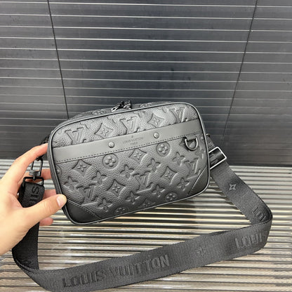 【ルイヴィトン】◆Alpha｜クラシックデザインでどんなコーデにも合う♪今だけ、特別価格で