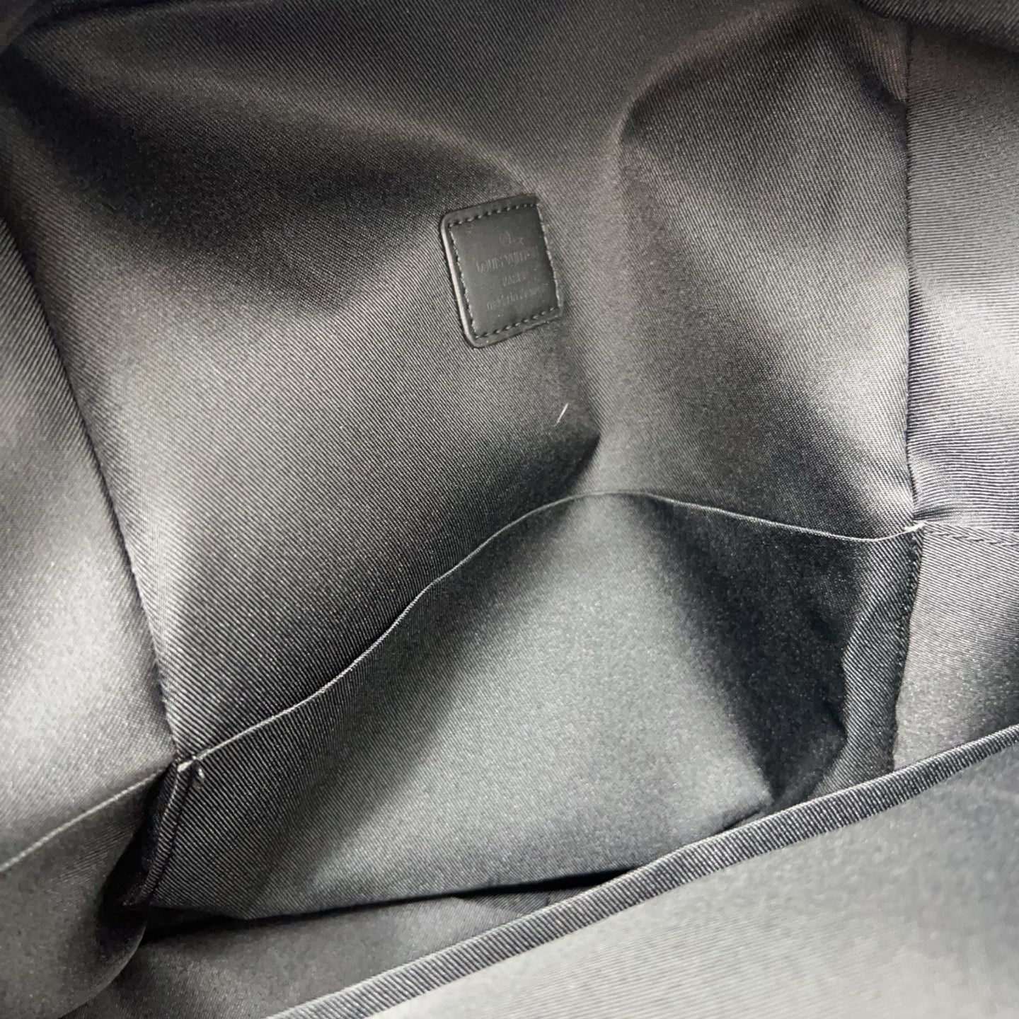 【ルイヴィトン】★ディスカバリー｜大容量で収納力抜群、どんなシーンにも最適♪数量限定販売中