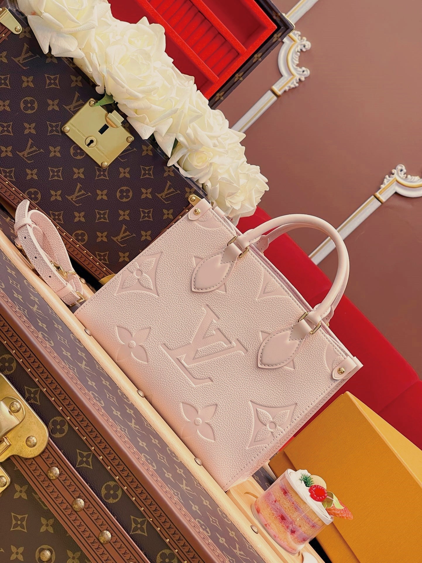 【ルイヴィトン】エレガントで可愛いデザイン★ レア オンザゴー PM