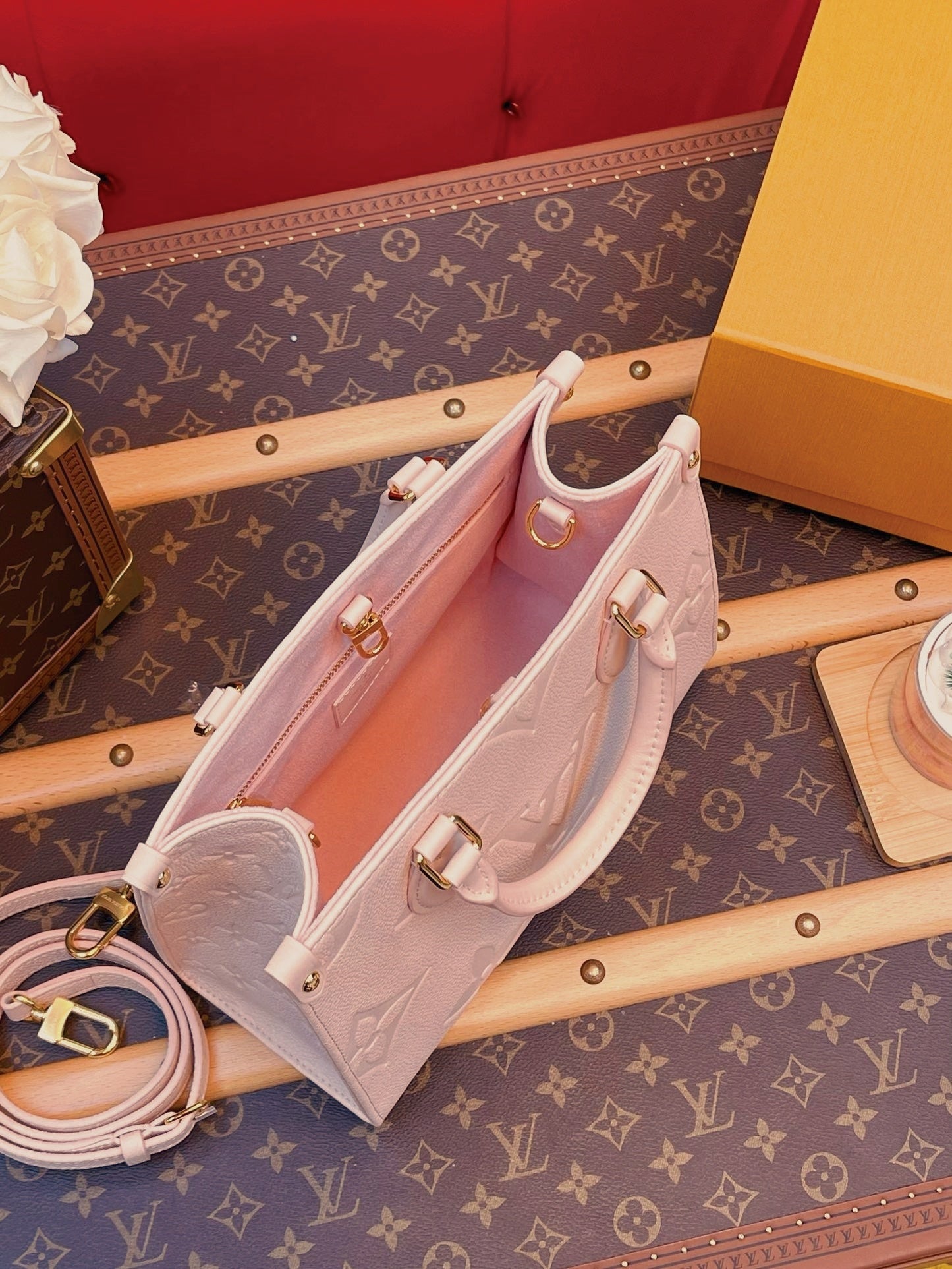 【ルイヴィトン】エレガントで可愛いデザイン★ レア オンザゴー PM