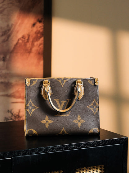 【ルイヴィトン】★大人気★男女共に人気OnTheGo PM 両面異色｜入手困難M46373