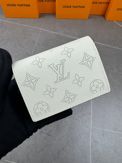 【ルイ・ヴィトン】大人気Cléaシリーズ 短財布 柔らかな牛革