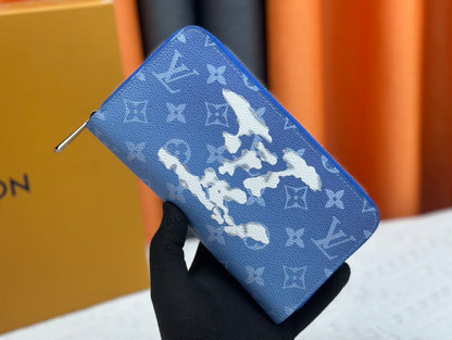 【ルイヴィトン】多機能長財布とクラシック短財布 フラワーモチーフが目を引く