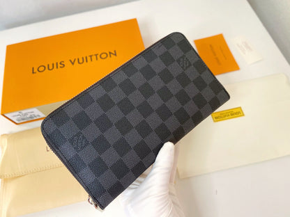 【ルイヴィトン】Zippy大容量財布 今だけ限定販売 話題の人気モデル