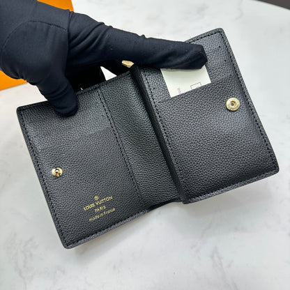 【ルイ・ヴィトン】大人気エンボス加工 短財布　洗練されたデザイン