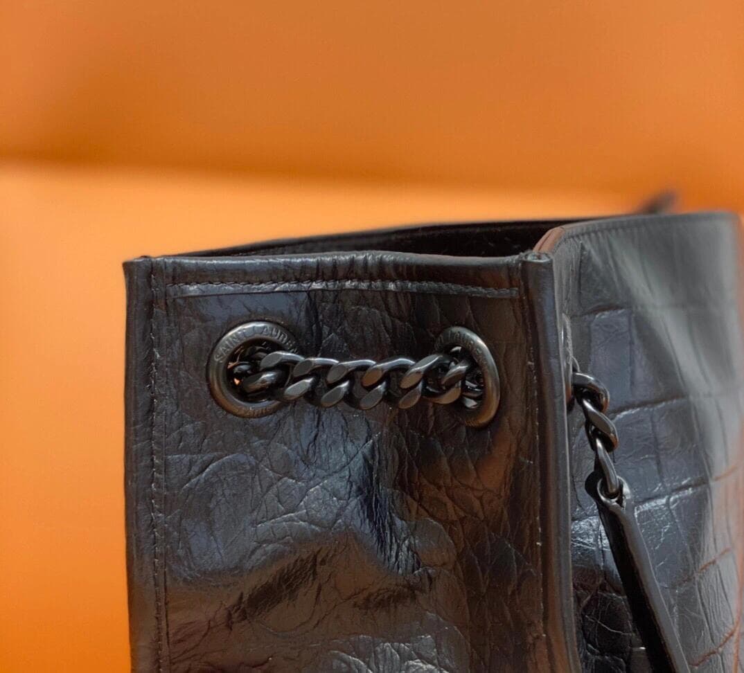 【サンローラン】話題のNikiクロコ型押しバッグ 実用性とデザイン性を両立