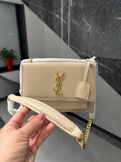 【サンローラン】スムースレザーのサンセットミディアム